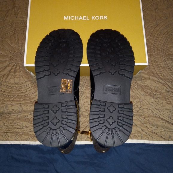 Michael Kors Alistair Bootie - Picture 7 of 11